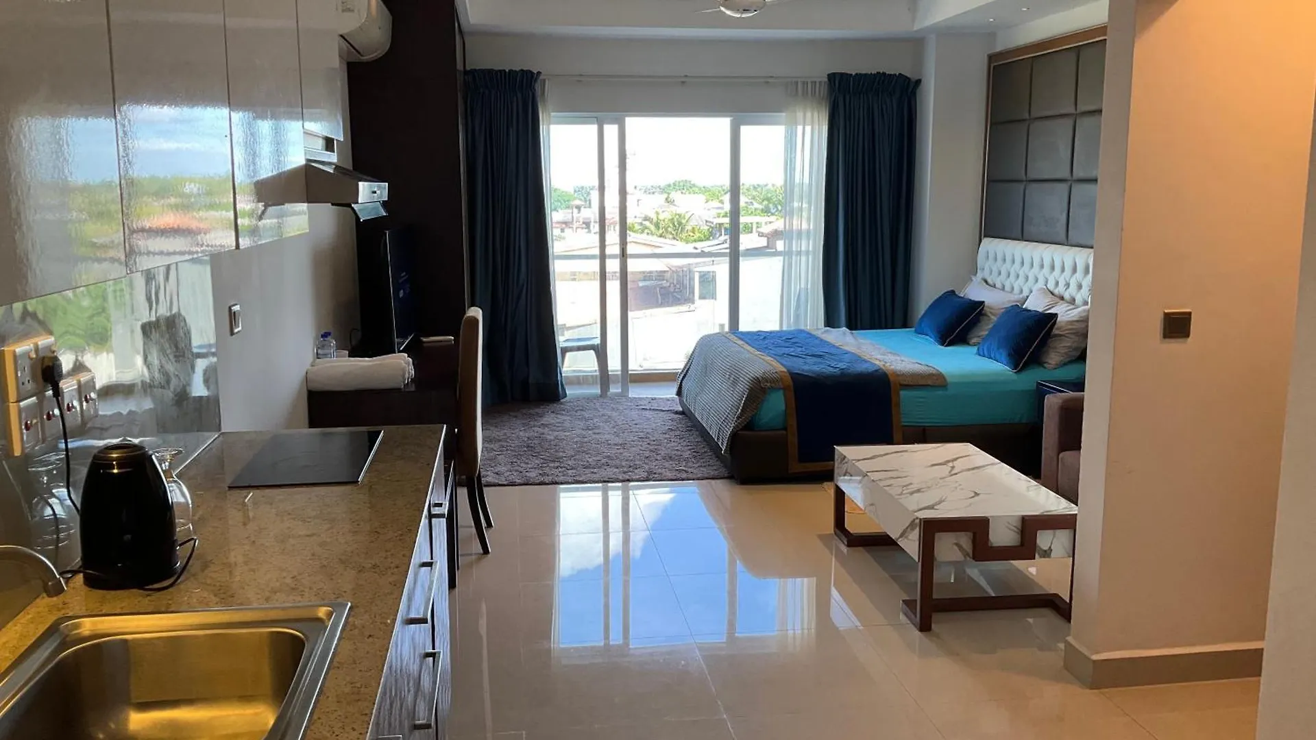 Grand Residence Negombo By Ocean Breeze 0*,